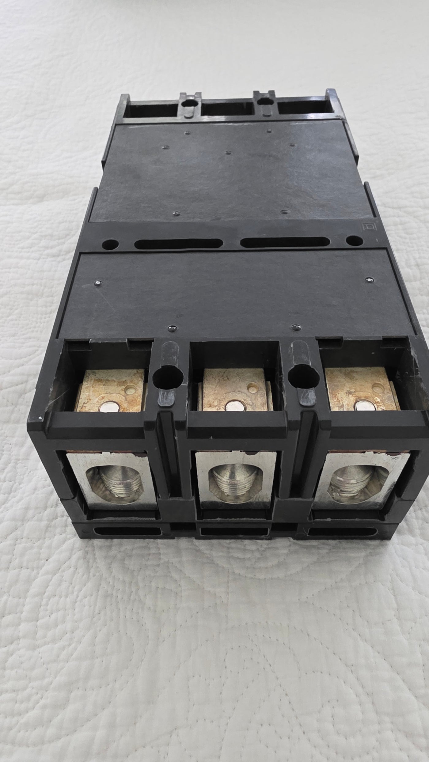 LAP36400MB  Circuit Breaker, LA, 400A, 3Pole, 600VAC, 22kA, 250VDC, 10kA, lugs, thermal magnetic, short handle