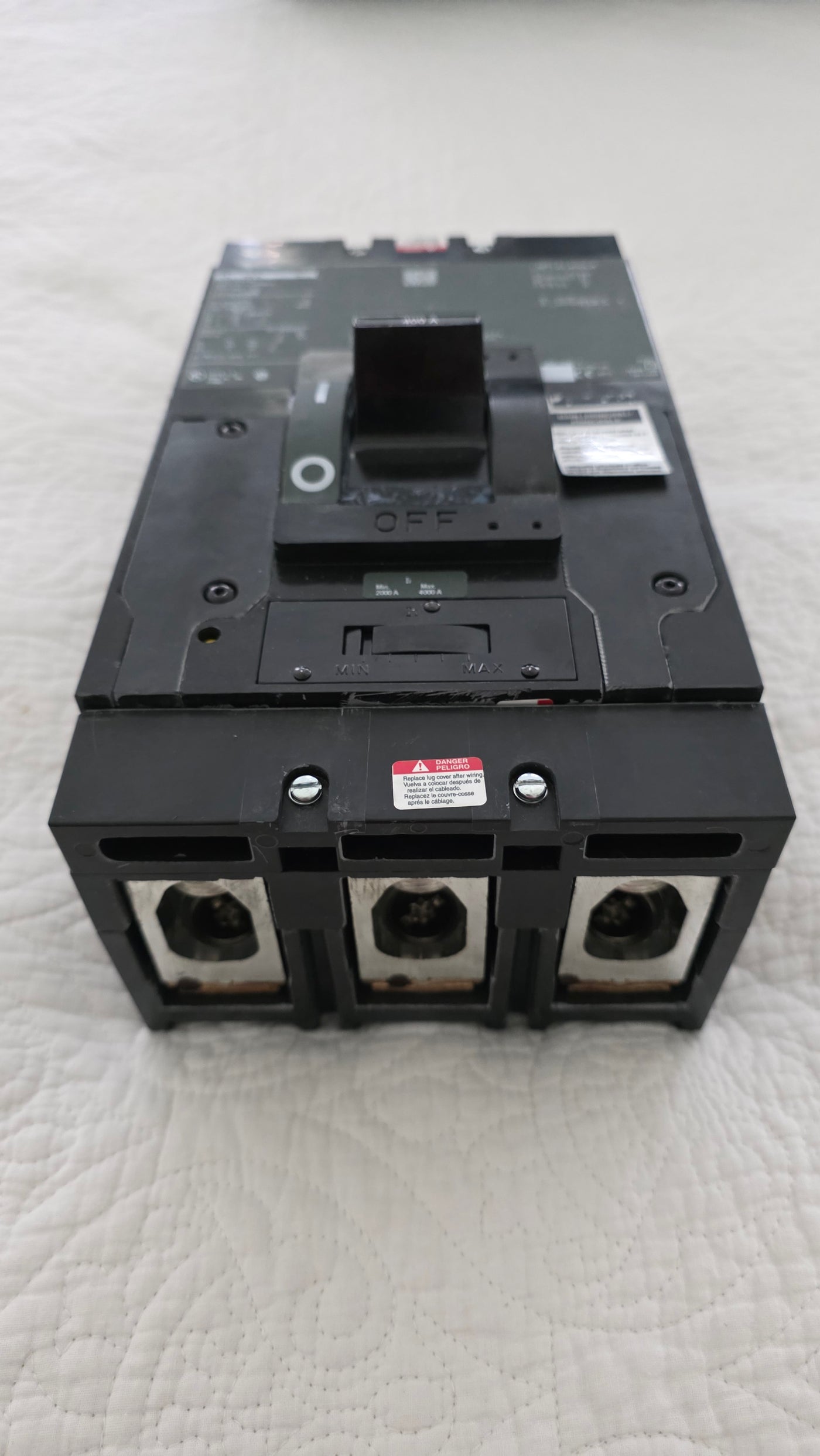 LAP36400MB  Circuit Breaker, LA, 400A, 3Pole, 600VAC, 22kA, 250VDC, 10kA, lugs, thermal magnetic, short handle
