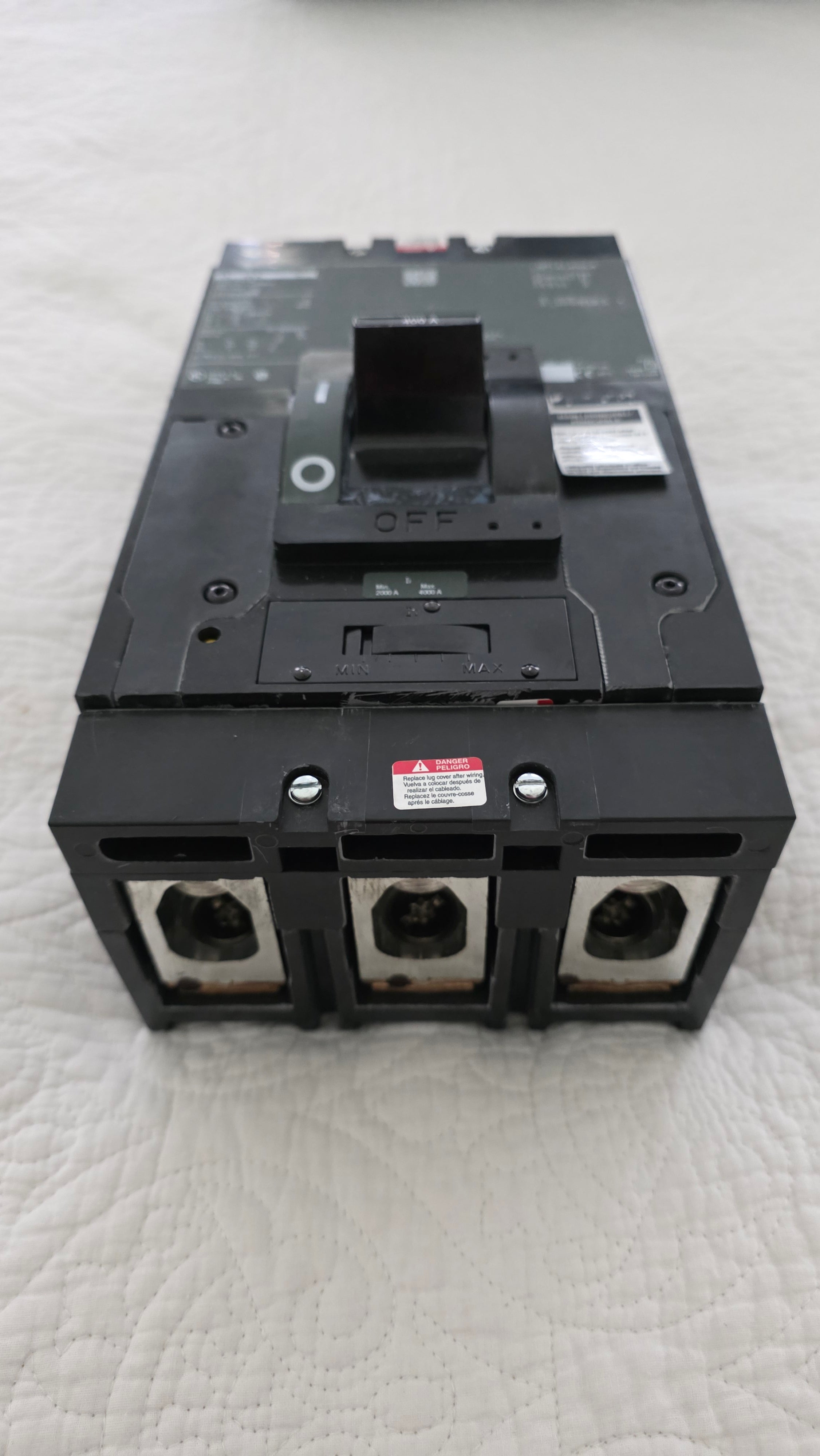 LAP36400MB  Circuit Breaker, LA, 400A, 3Pole, 600VAC, 22kA, 250VDC, 10kA, lugs, thermal magnetic, short handle
